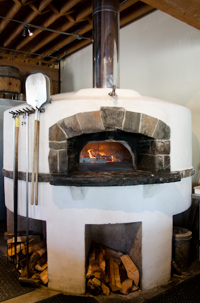 Pizza oven at Ken├éΓÇÖs Artisan Pizza ├éΓÇô Portland, OR